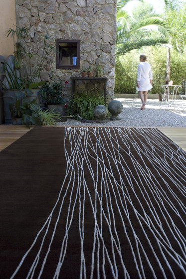 现代风格深咖色简单几何线条图案地毯贴图